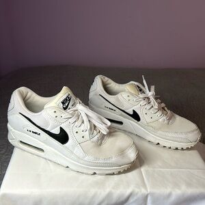 Nike Air Max 90. Worn 3-4x.